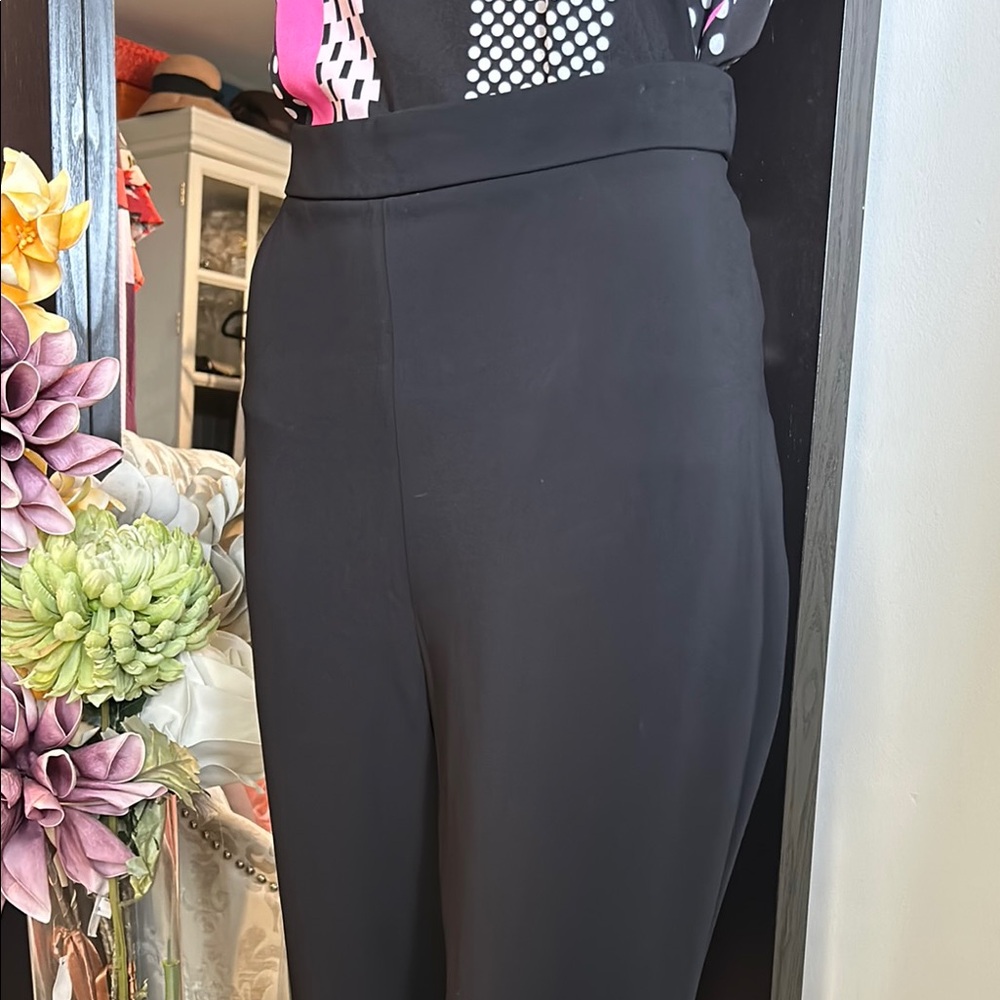Cushnie Black Ankle Cropped pants with Flowing Elegance, in size 10 NWT